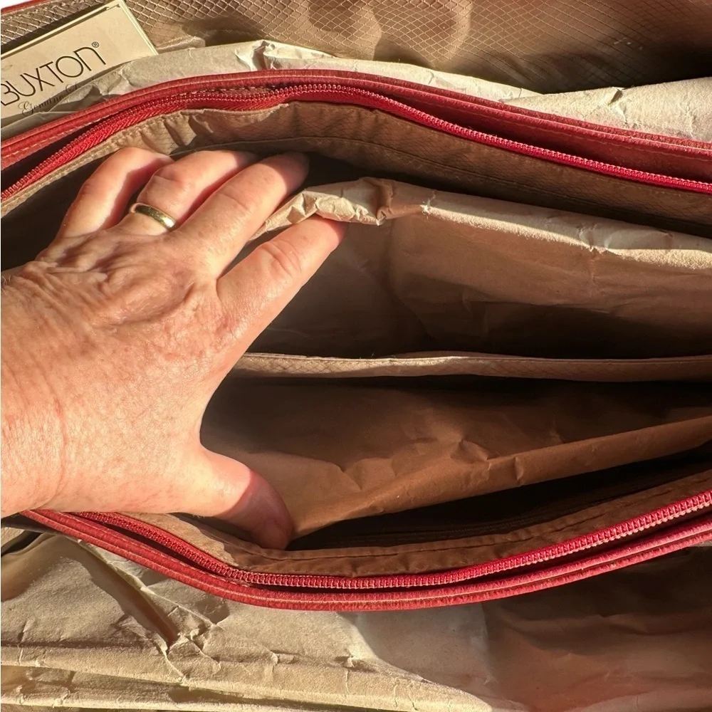 Buxton Quality red leather expandable computer “Madison Tote” Valentine red. NWT